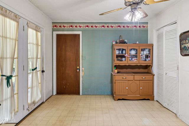 234 Eastwood Drive, Bluff City, TN 37618