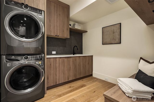 10232 NE 65th Street, Kirkland, WA 98033
