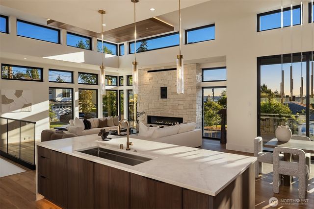 10232 NE 65th Street, Kirkland, WA 98033