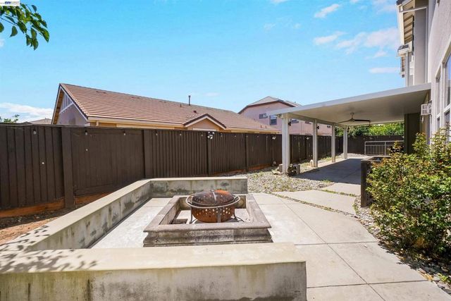 321 Myrtle Ln, Oakley, CA 94561