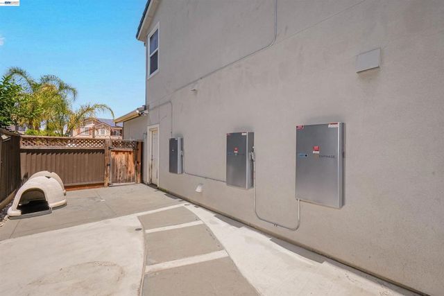 321 Myrtle Ln, Oakley, CA 94561