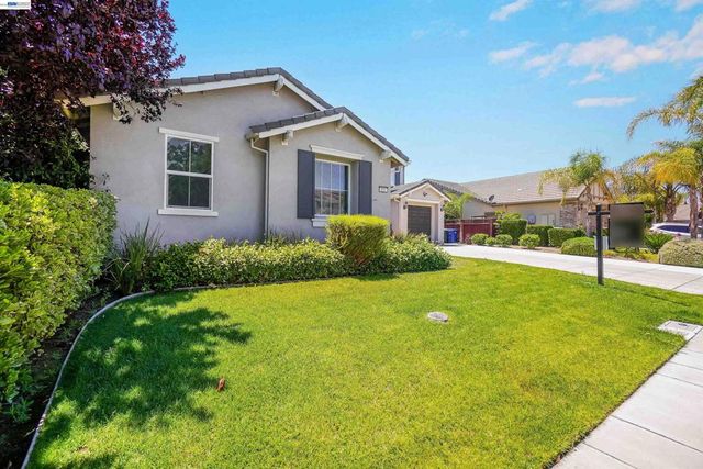321 Myrtle Ln, Oakley, CA 94561