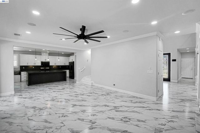 321 Myrtle Ln, Oakley, CA 94561