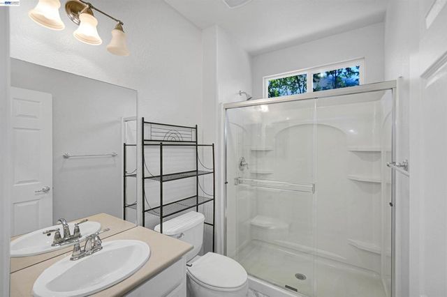 321 Myrtle Ln, Oakley, CA 94561