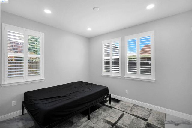 321 Myrtle Ln, Oakley, CA 94561