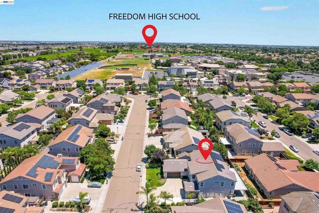321 Myrtle Ln, Oakley, CA 94561