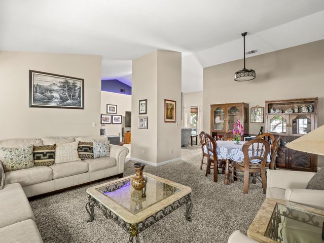 1575 E Niles, Fresno, CA 93720