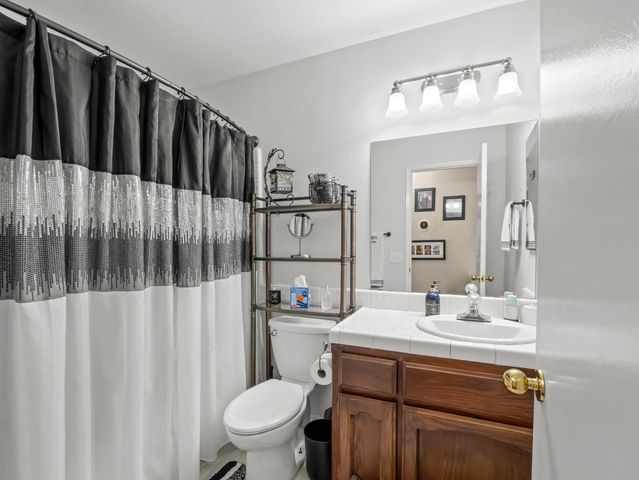 1575 E Niles, Fresno, CA 93720
