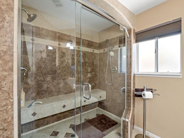 1575 E Niles, Fresno, CA 93720