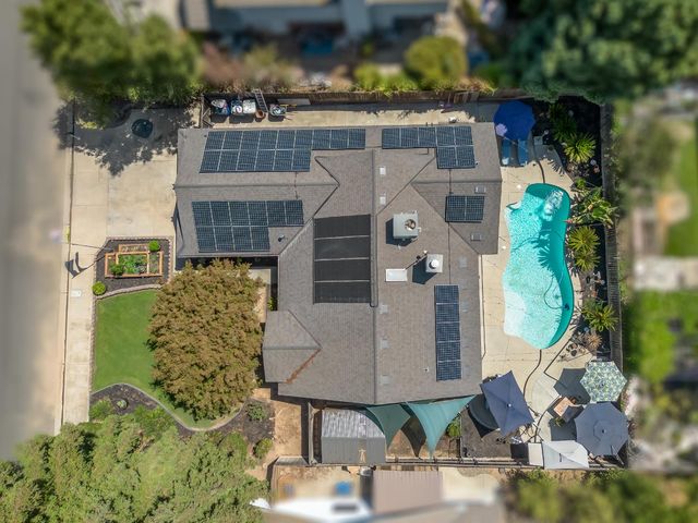 1575 E Niles, Fresno, CA 93720
