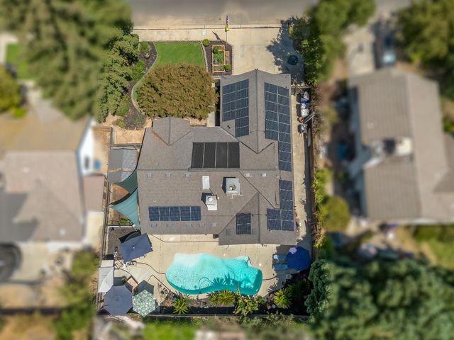 1575 E Niles, Fresno, CA 93720