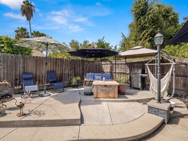 1575 E Niles, Fresno, CA 93720