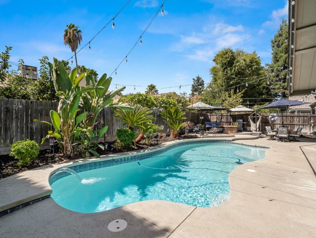 1575 E Niles, Fresno, CA 93720