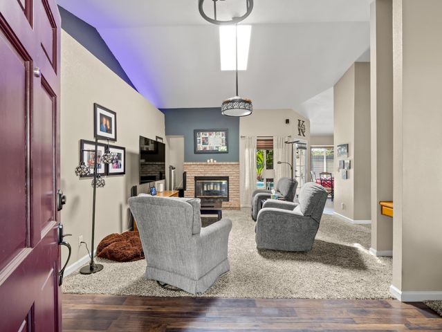 1575 E Niles, Fresno, CA 93720