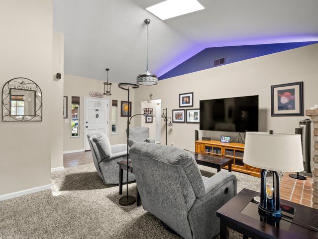 1575 E Niles, Fresno, CA 93720