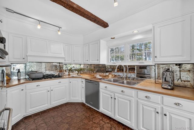 181 Hillair Circle, White Plains, NY 10605