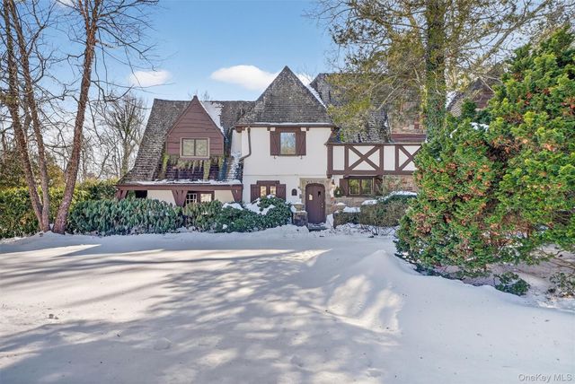 181 Hillair Circle, White Plains, NY 10605