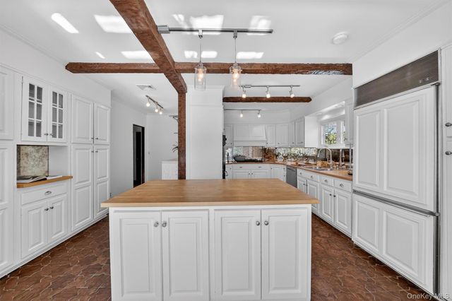 181 Hillair Circle, White Plains, NY 10605