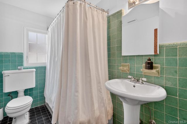 181 Hillair Circle, White Plains, NY 10605