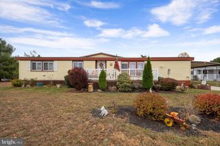 8 MARY CT, Barnegat, NJ 08005