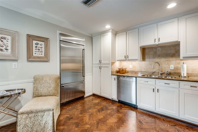 6130 Bandera Avenue D, Dallas, TX 75225