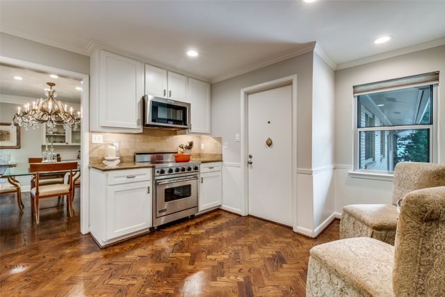 6130 Bandera Avenue D, Dallas, TX 75225