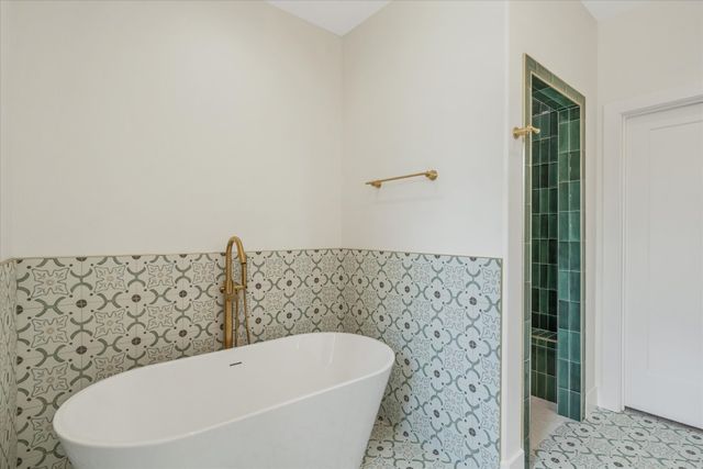 7146 Holly Square Court, Tyler, TX 75703