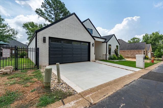 7146 Holly Square Court, Tyler, TX 75703