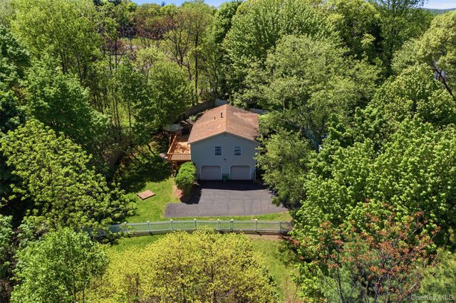 10 Sabin Drive, Airmont, NY 10901