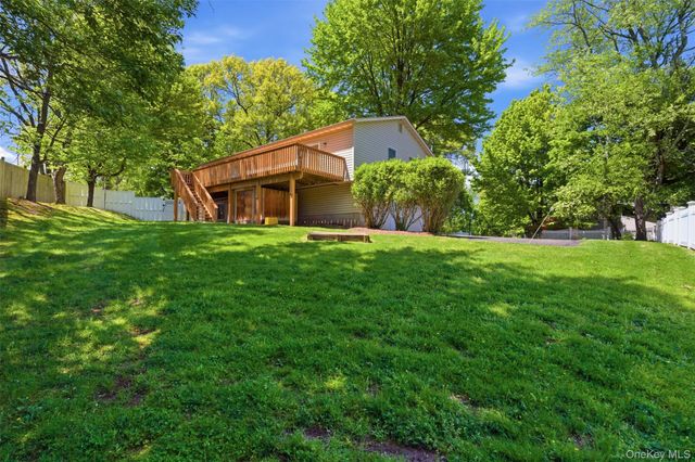 10 Sabin Drive, Airmont, NY 10901