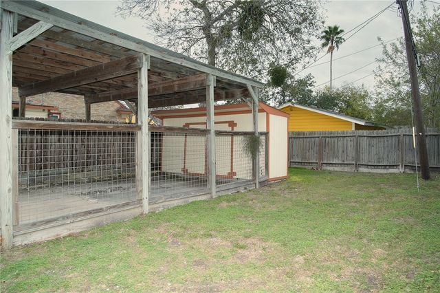 641 Naples St, Corpus Christi, TX 78404