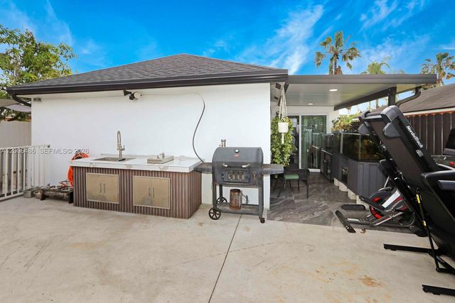 990 SW 9th Ct, Florida City, FL 33034