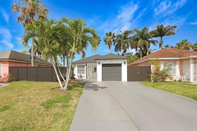 990 SW 9th Ct, Florida City, FL 33034