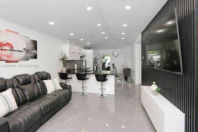 990 SW 9th Ct, Florida City, FL 33034