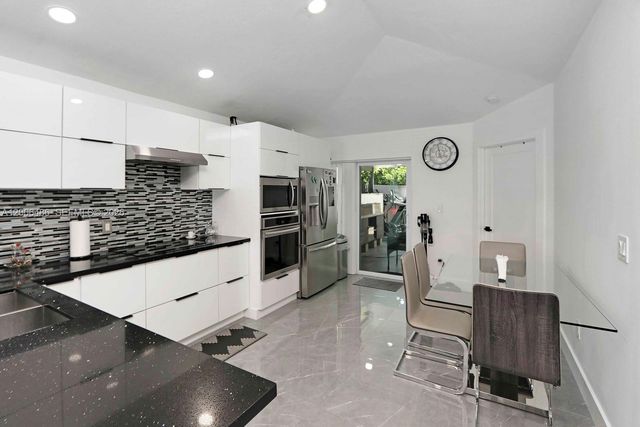 990 SW 9th Ct, Florida City, FL 33034