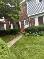 111 Greentree Court, Bolingbrook, IL 60440