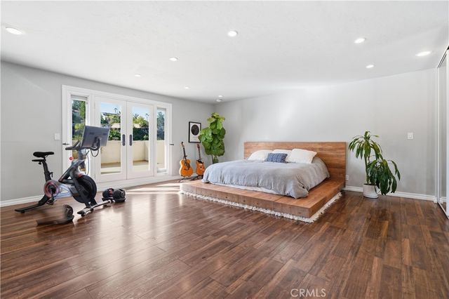 5244 Baza Avenue, Woodland Hills, CA 91364