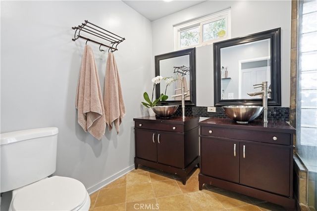 5244 Baza Avenue, Woodland Hills, CA 91364