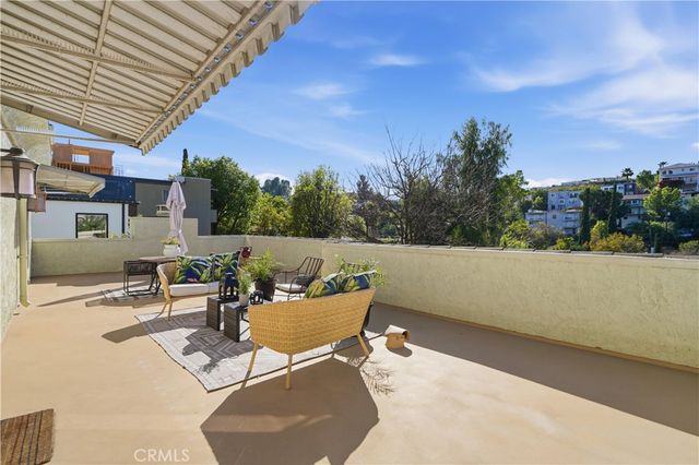 5244 Baza Avenue, Woodland Hills, CA 91364