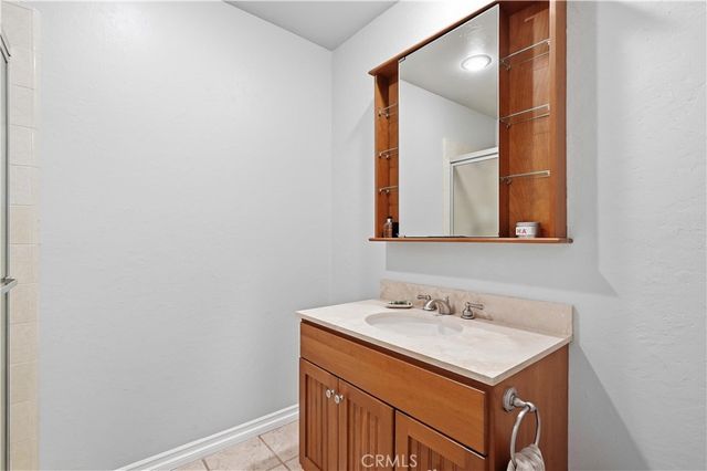 5244 Baza Avenue, Woodland Hills, CA 91364