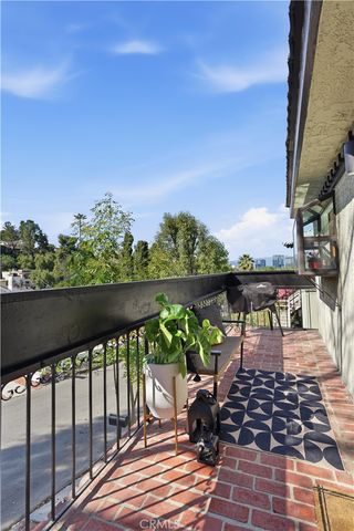 5244 Baza Avenue, Woodland Hills, CA 91364