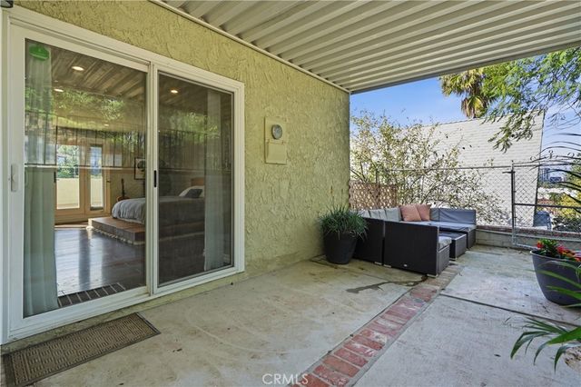 5244 Baza Avenue, Woodland Hills, CA 91364