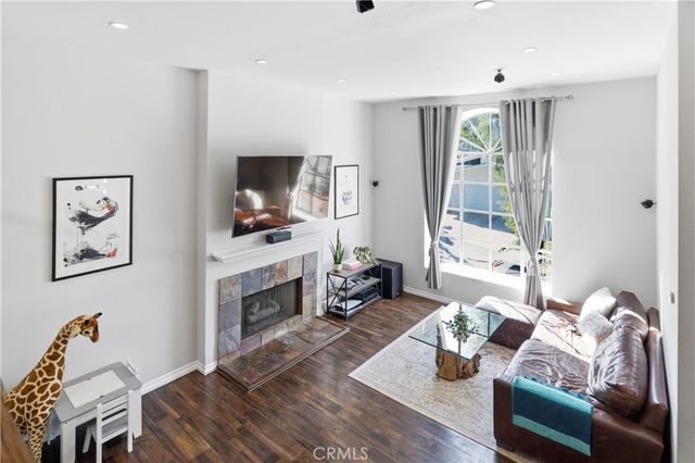 5244 Baza Avenue, Woodland Hills, CA 91364