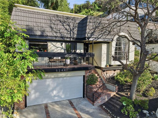 5244 Baza Avenue, Woodland Hills, CA 91364