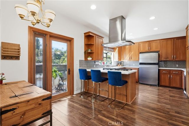 5244 Baza Avenue, Woodland Hills, CA 91364