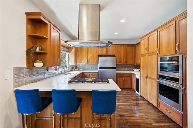 5244 Baza Avenue, Woodland Hills, CA 91364