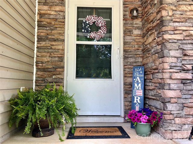2717 Markham Woods Court, Charlotte, NC 28214