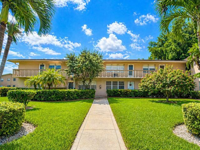 99 Canterbury D, West Palm Beach, FL 33417