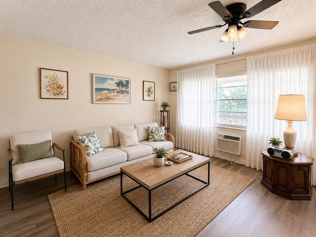 99 Canterbury D, West Palm Beach, FL 33417