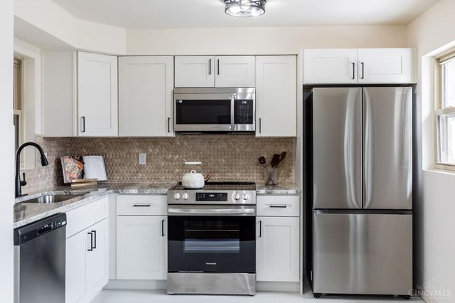 5858 Giffindale Drive, Green Twp, OH 45239